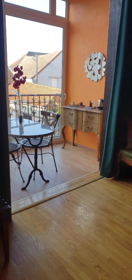 Au Chambellan Bed & Breakfast Ay-Champagne Exterior photo